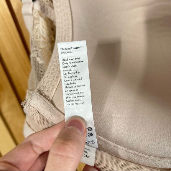 SPANX Undie-Tectable Push Up Plunge Bra Nude Lace Size 36DD - Picture 13 of 13